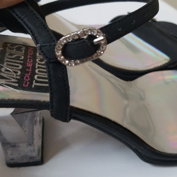 Retro Fun and Elegant Pumps size 9 - Picture 4 of 8